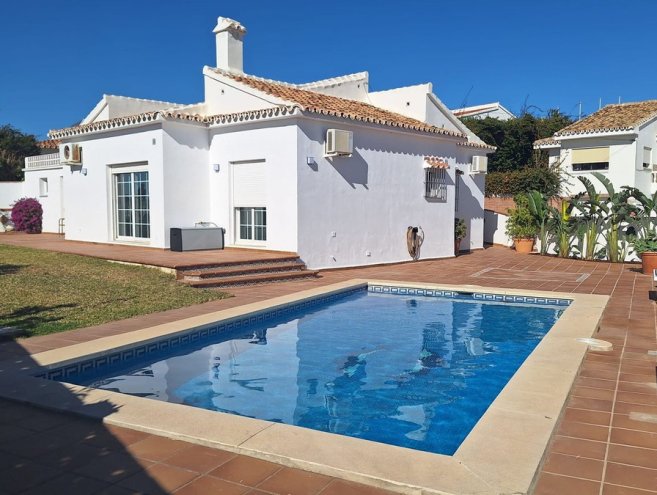 Bungalow for sale in El Chaparral, Costa del Sol