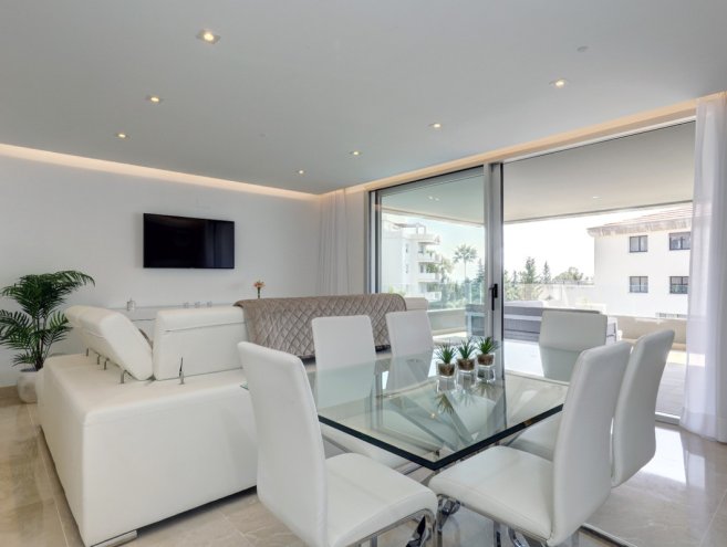 Penthouse for sale in Nueva Andalucía, Costa del Sol