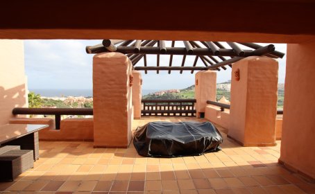 Penthouse for sale in La Duquesa, La Duquesa