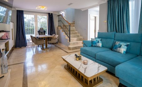 Townhouse for sale in Nueva Andalucía, Nueva Andalucía