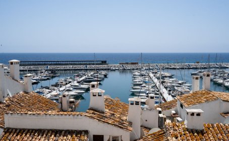 Apartament na ostatnim piętrze for sale in Puerto Banús, Puerto Banús