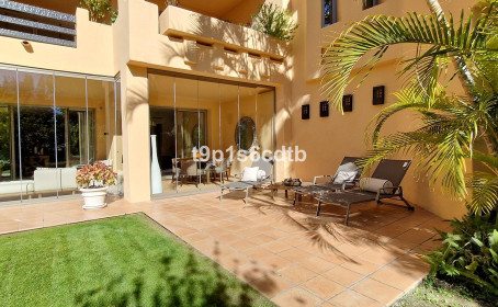 Apartament na parterze for sale in The Golden Mile, The Golden Mile