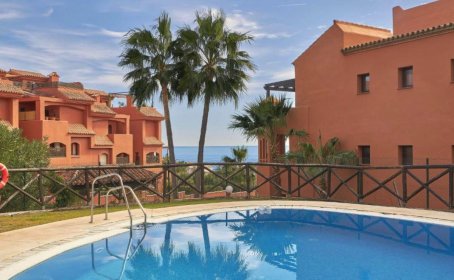 Apartamento Planta Media for sale in Estepona, Estepona
