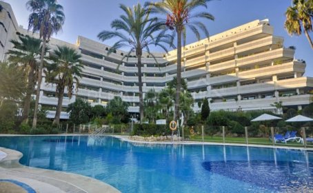 Middle Floor Apartment for sale in Marbella, Marbella