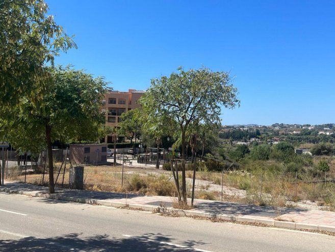 Commercial Plot for sale in Los Pacos, Costa del Sol