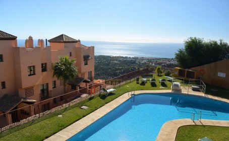 Middle Floor Apartment for sale in Calahonda, Calahonda