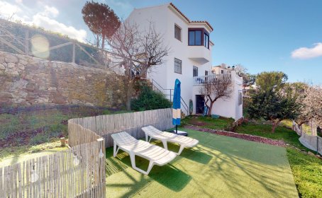 Willa for sale in Sayalonga, Sayalonga