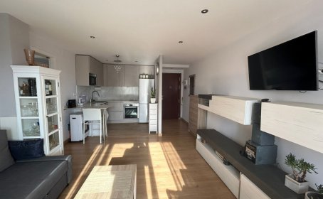 Apartament na środkowym piętrze for sale in San Luis de Sabinillas, San Luis de Sabinillas