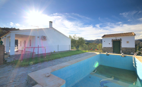 Detached Villa for sale in Comares, Comares