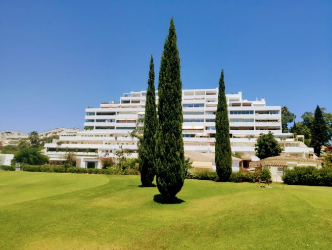 Apartment for sale in Guadalmina Alta, Costa del Sol