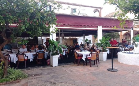 Restaurant for sale in Cabopino, Cabopino