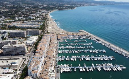 Apartamento Planta Media for sale in Puerto Banús, Puerto Banús