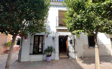 Adosada en venta en Estepona, Estepona