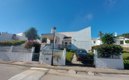 Detached Villa for sale in La Duquesa, La Duquesa