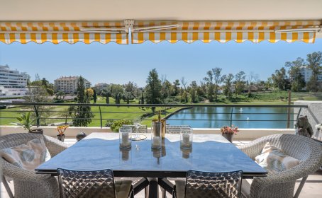 Apartament na środkowym piętrze for sale in Guadalmina Alta, Guadalmina Alta