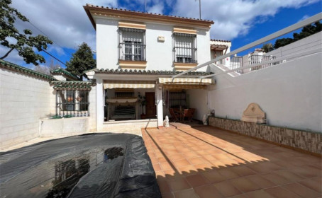 Semi-Detached House for sale in Nueva Andalucía, Nueva Andalucía