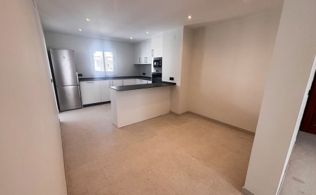 Middle Floor Apartment for sale in Estepona, Estepona