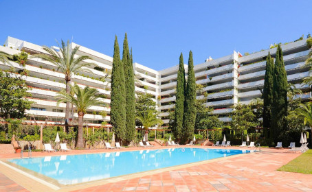 Apartamento Planta Media en venta en Marbella, Marbella