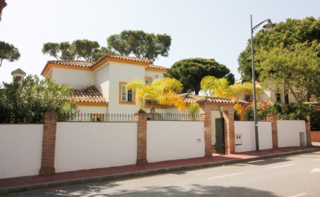 Detached Villa for sale in Calahonda, Calahonda