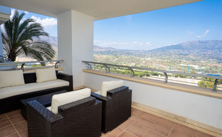 Apartament na środkowym piętrze for sale in La Cala Golf, La Cala Golf