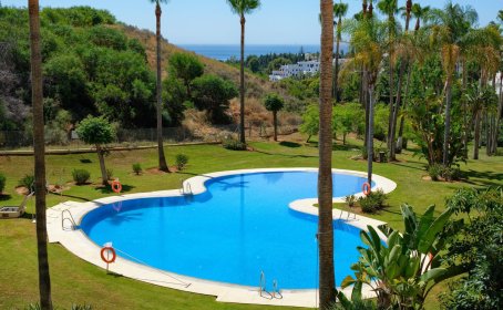 Middle Floor Apartment for sale in The Golden Mile, The Golden Mile