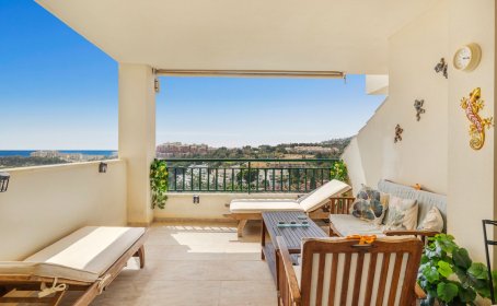 Middle Floor Apartment for sale in Torrequebrada, Torrequebrada