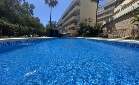 Apartamento Planta Media en venta en Calahonda, Calahonda