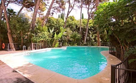 Apartament na środkowym piętrze for sale in Marbella, Marbella