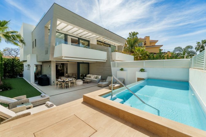 Semi-Detached House for sale in Puerto Banús, Puerto Banús