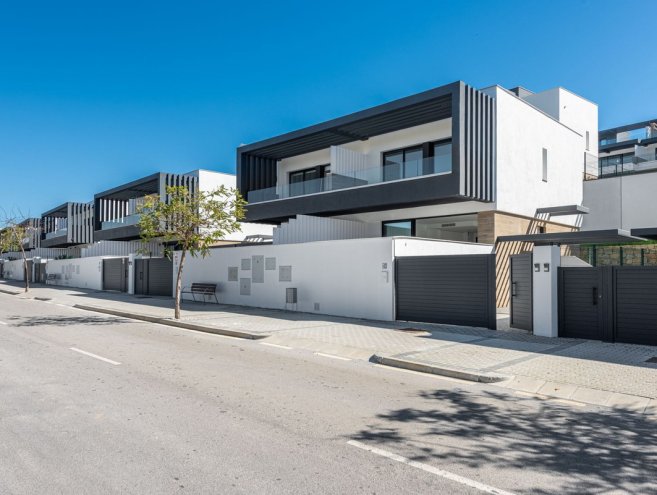 Semi-Detached House for sale in Atalaya, Costa del Sol