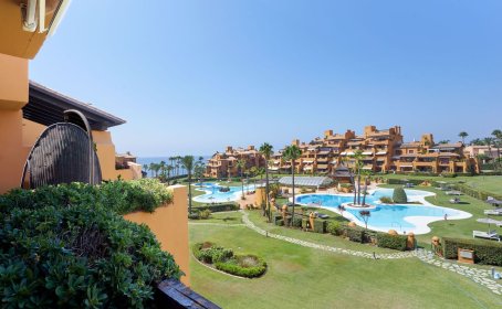 Apartament na środkowym piętrze for sale in Estepona, Estepona