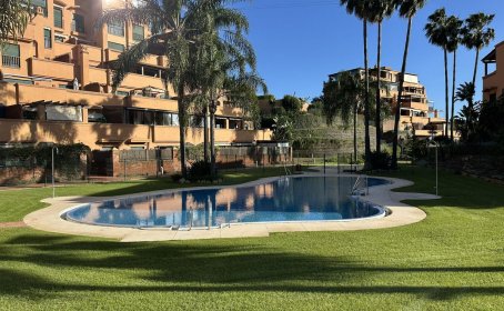 Apartament na środkowym piętrze for sale in Marbella, Marbella