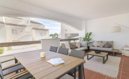 Ground Floor Apartment for sale in Nueva Andalucía, Nueva Andalucía