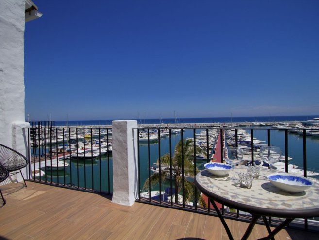 Penthouse for sale in Puerto Banús, Costa del Sol