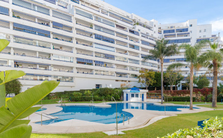 Apartamento Planta Media en venta en Marbella, Marbella