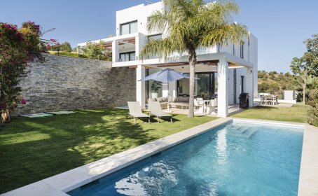 Semi-Detached House for sale in Cabopino, Cabopino