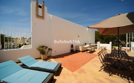 Penthouse for sale in Nueva Andalucía, Nueva Andalucía