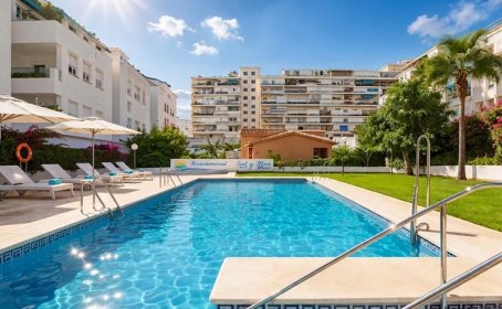 Middle Floor Apartment for sale in La Carihuela, La Carihuela