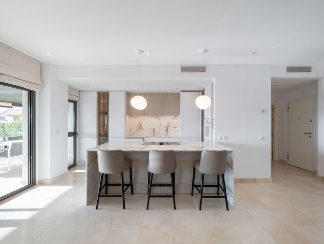 Apartament na środkowym piętrze for sale in Los Flamingos, Costa del Sol