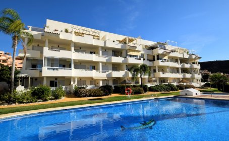 Middle Floor Apartment for sale in Calahonda, Calahonda