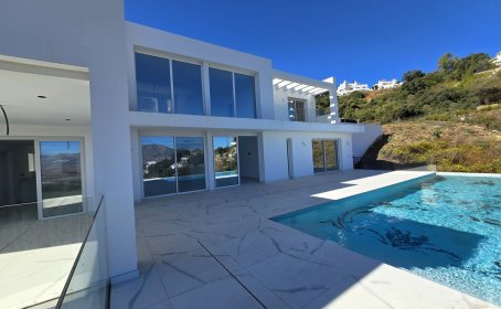 Willa for sale in La Mairena, La Mairena