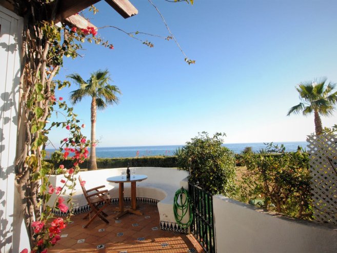 Bungalow for sale in Calahonda, Costa del Sol
