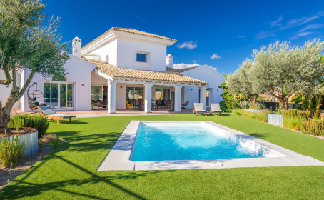 Detached Villa for sale in Casares Playa, Casares Playa