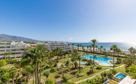 Penthouse for sale in Puerto Banús, Puerto Banús