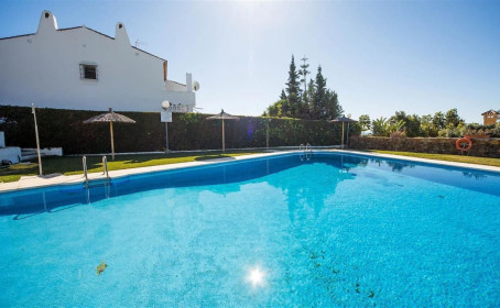 Townhouse for sale in La Duquesa, La Duquesa