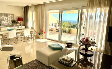 Penthouse Duplex for sale in Nueva Andalucía, Nueva Andalucía