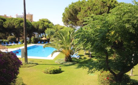 Middle Floor Apartment for sale in Puerto de Cabopino, Puerto de Cabopino