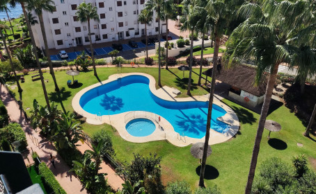 Middle Floor Apartment for sale in Calahonda, Calahonda