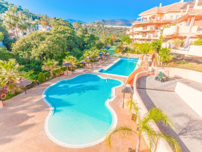 Apartment for sale in Nueva Andalucía, Costa del Sol