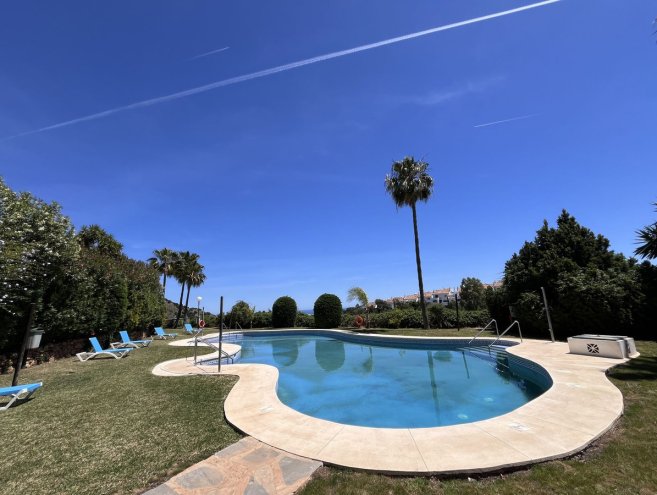 Apartment for sale in Calahonda, Costa del Sol